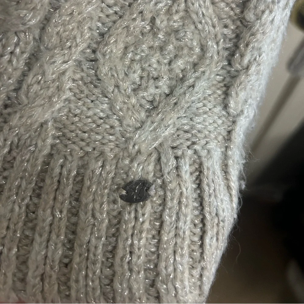 American Eagle Sparkly Gray Beige Cable Knit Sweater Small - Picture 3 of 5